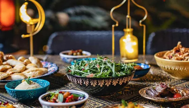 غذای سنگین در وعده سحر ممنوع؛ نوشیدنی را هم‌زمان با غذا نخورید