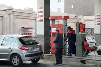 مهاجرانی: بنزین کارت جایگاه از ۱۷ شهریور ۱۰ هزار تومان می‌شود