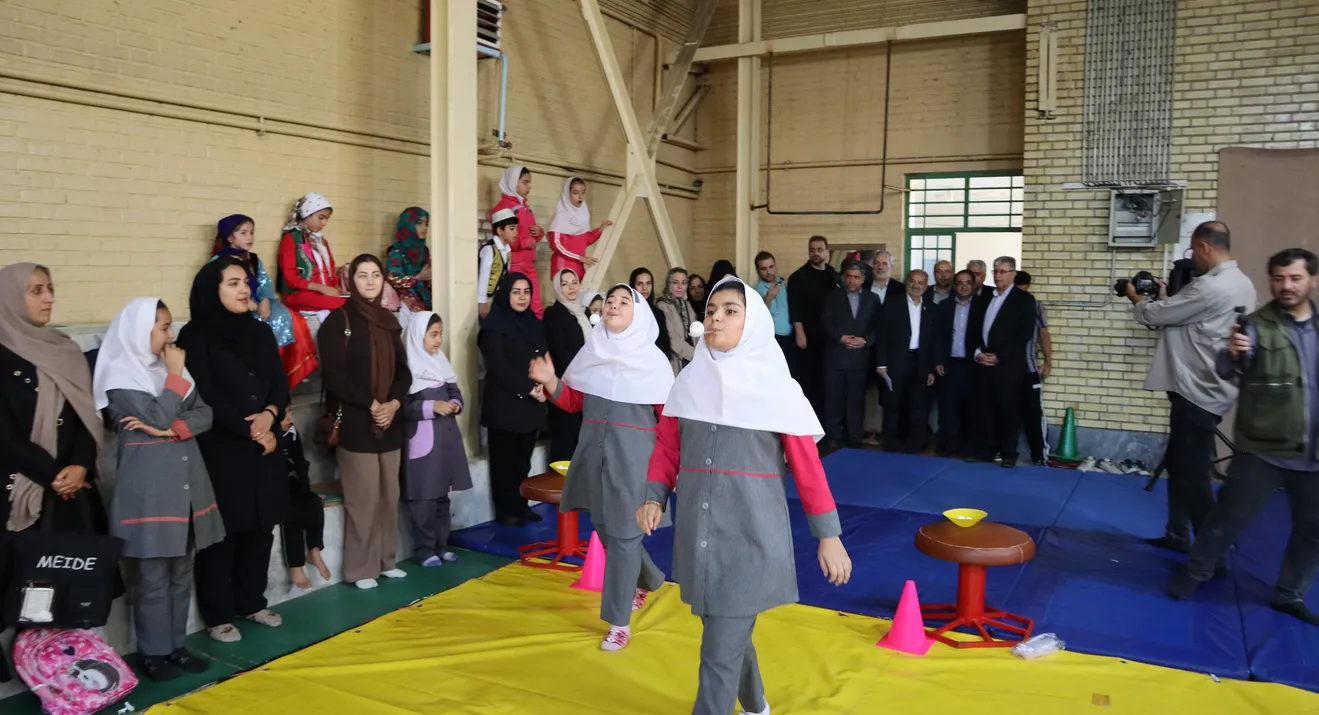 دانش آموزان