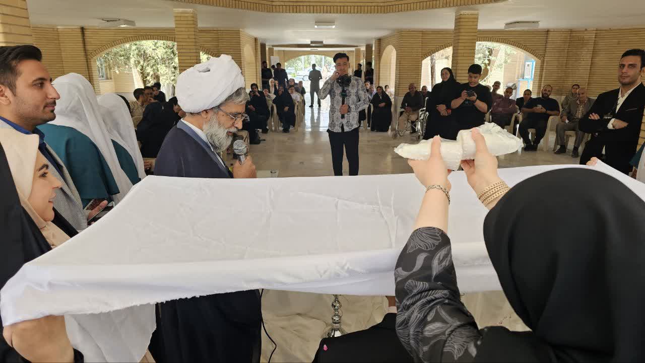 جشن عشق، جشن مهربانی؛ تکثیر شادی در کنار سالمندان با ابتکار دانشجویان کاشانی