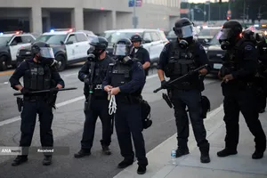 درگیری پلیس ضد شورش و معترضان در لس&zwnj;آنجلس آمریکا