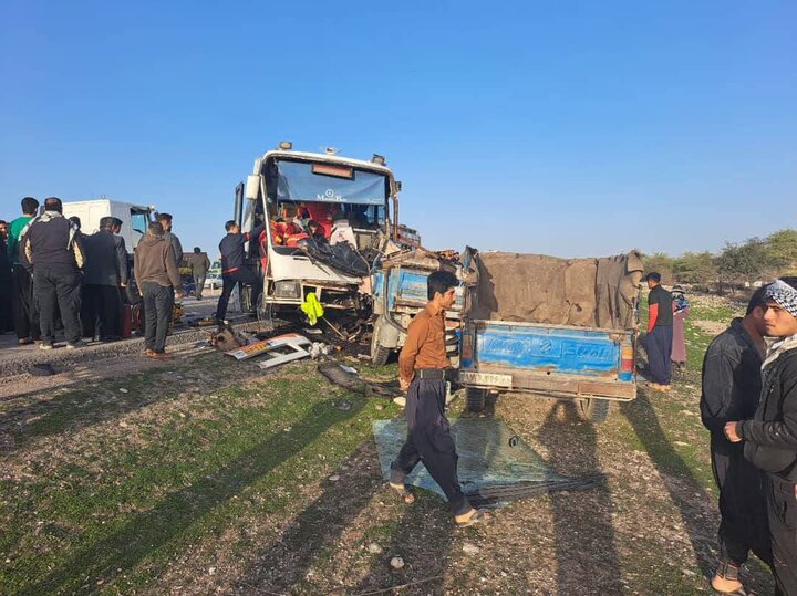 جاده خوزستان در دو ساعت مکان قتلگاه شد؛ ۱۰ قربانی در پی «تجاوز به چپ» در دو سانحه مجزا جاده خوزستان در دو ساعت مکان قتلگاه شد؛ ۱۰ قربانی در پی «تجاوز به چپ» در دو سانحه مجزا