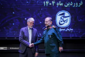 سردار غلامرضا سلیمانی رئیس سازمان بسیج مستضعفین و سید عباس صالحی وزیر فرهنگ و ارشاد اسلامی