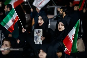 اجتماع مردمی در حمایت از رزمندگان اسلام - میدان صنعت
