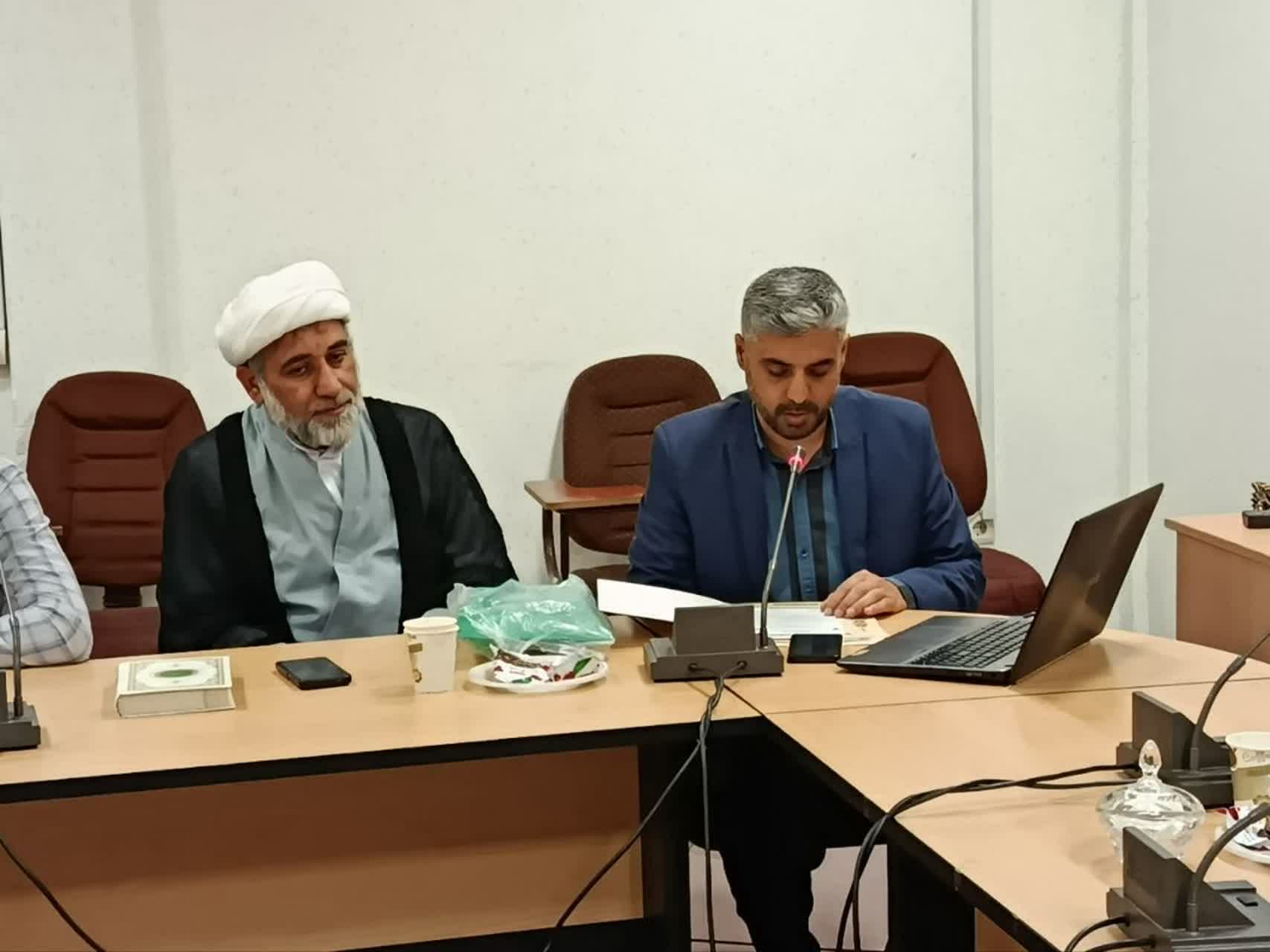 امام با درایت جلوی انحلال ارتش را گرفت/ رژه ۲۹ بهمن شکوه ارتش را به رخ کشید