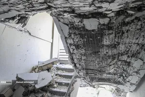 تخریب واحدهای مجاور منزل شهید دکتر محمدمهدی طهرانچی، دانشمند هسته ای و رئیس دانشگاه آزاد در مجتمع اساتید، میدان کتاب در حمله رژیم صهیونی به برخی مناطق و منازل مردم، شهروندان و دانشمندان هسته ای کشورمان در جریان جنگ تحمیلی دوازده روزه