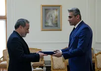 تسلیم رونوشت استوارنامه سفیر جدید عراق به عراقچی