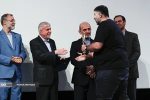 آیین اختتامیه نهمین جشنواره تلویزیونی مستند عصر امروز در پردیس سینمایی ملت برگزار شد.