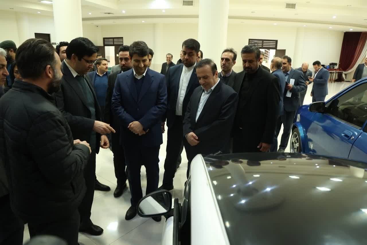 بازدید وزیر ارتباطات از پارک علم و فناوری دانشگاه آزاد قزوین