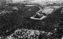 مستندهای شبکه تهران در سالگرد ارتحال امام خمینی (ره) و قیام ۱۵ خرداد