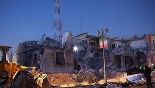 از طبخ غذا تا نصب شیشه و آواربرداری؛ وقتی گروه‌های جهادی خانه‌ها را گرم می‌کنند