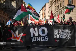  اعتراضات ضد جنگ بر علیه دوناد ترامپ در سراسر ایالات متحده آمریکا و کشورهای اروپایی با عنوان &laquo;نه به پادشاهی&raquo; آغاز شد. 