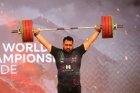 وزنه برداری قهرمانی جهان| داودی: در آینده جبران می‌کنم/ در مسابقه کتفم درد شدیدی گرفت