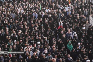 آیین بدرقه و تشییع رهبر شهید در مسجد مقدس جمکران