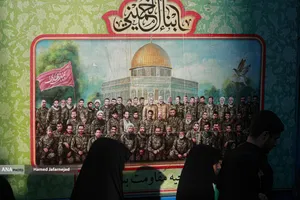 تشییع پیکر مطهر دریابان شهید &laquo;علیرضا تنگسیری&raquo; فرمانده دلاور خلیج فارس و جمعی از شهدای والامقام