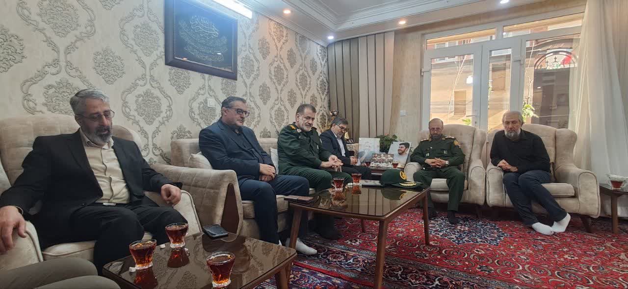 فرزندان ما آگاهانه راه امام حسین (ع) را انتخاب کردند / خون شهدا ضامن عزت و اقتدار ایران اسلامی است فرزندان ما آگاهانه راه امام حسین (ع) را انتخاب کردند / خون شهدا ضامن عزت و اقتدار ایران اسلامی است