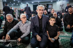 علی مدنی&zwnj;زاده وزیر امور اقتصادی و دارایی در مراسم چهلمین روز شهادت دکتر محمدمهدی طهرانچی