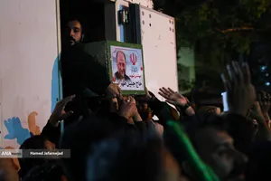 تشییع پیکر مطهر دریابان شهید &laquo;علیرضا تنگسیری&raquo; فرمانده دلاور خلیج فارس و جمعی از شهدای والامقام