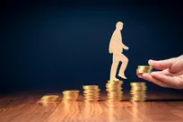 شکاف مزد و معیشت به ۴ برابر رسید/ ترمیم دستمزد تنها راه خروج کارگران از چندشیفت‌کاری