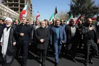 میثاق با رهبر شهید؛ اجتماع دانشگاهیان دانشگاه آزاد استان تهران در میدان طهرانی‌مقدم برگزار شد