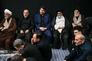 مراسم عزاداری شام غریبان حسینی (ع) در حسینیه امام خمینی