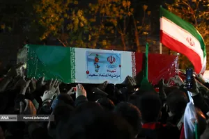 تشییع پیکر مطهر دریابان شهید &laquo;علیرضا تنگسیری&raquo; فرمانده دلاور خلیج فارس و جمعی از شهدای والامقام