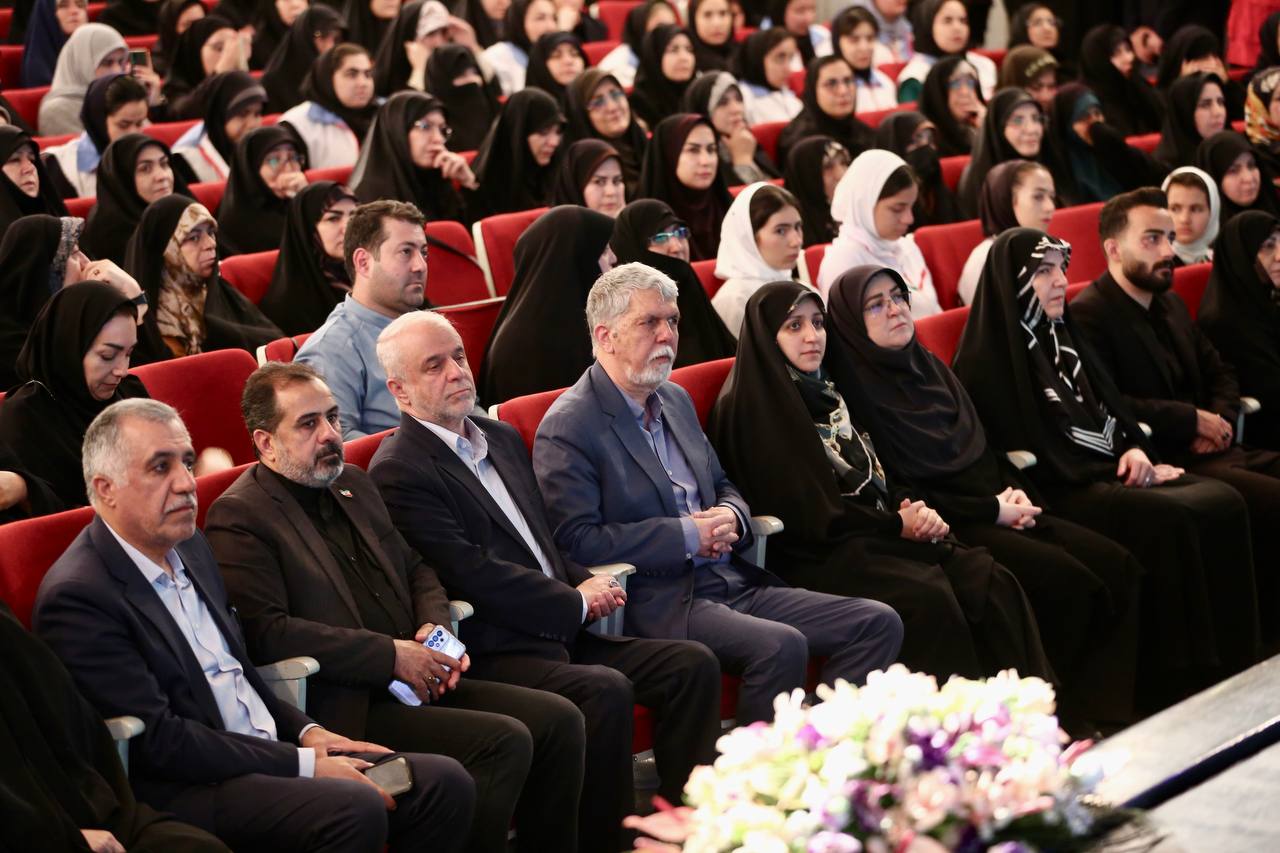 رویکرد انقلاب اسلامی مسئولیت اجتماعی زن را در قبال نظام اسلامی به منصه ظهور می‌رساند + فیلم