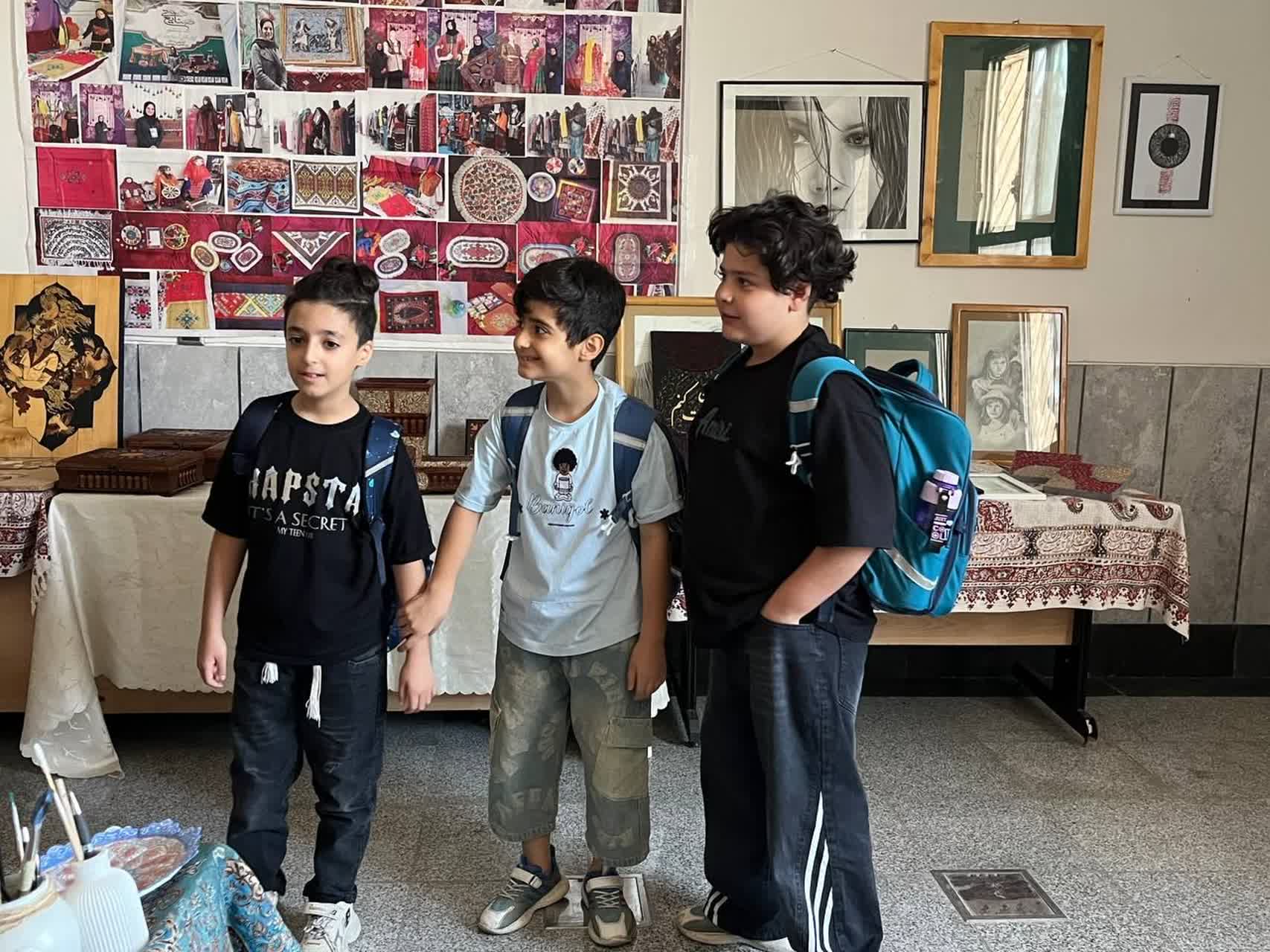نمایش نوآوری و هنر در بازارچه صنایع خلّاق مرکز رشد دانشگاه آزاد اسلامی لنجان