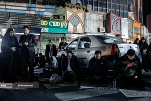 اقامه نماز استغاثه به امام زمان زمان(عج) - میدان ولیعصر (عج)
