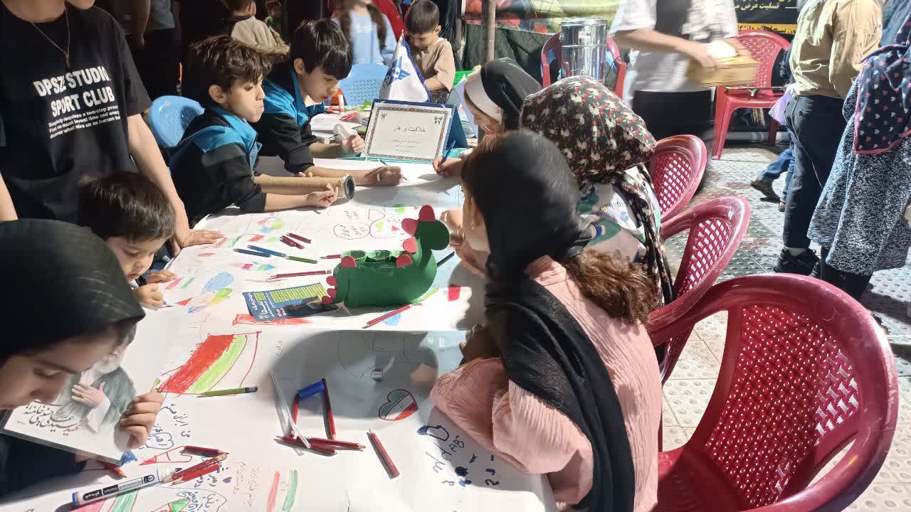 «نذر دانش»؛ جلوه‌ای از خدمت علمی و فرهنگی؛ از میز یادبود شهدای میناب تا ایستگاه دلنوشته شهدای جنگ رمضان
