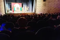 بیش از یک هزار نفر به تماشاخانه سنگلج آمدند