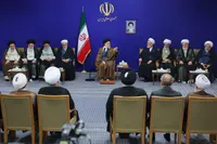 رهبر انقلاب: تعبیر امروزی «جمهوری اسلامی» همان حکومت مدنظر میرزای نائینی است