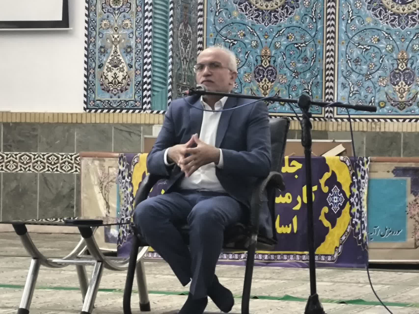  بومی‌سازی تکنولوژی و تراز تجاری مثبت و مردمی‌سازی سه رکن اصلی اقتصاد مقاومتی است