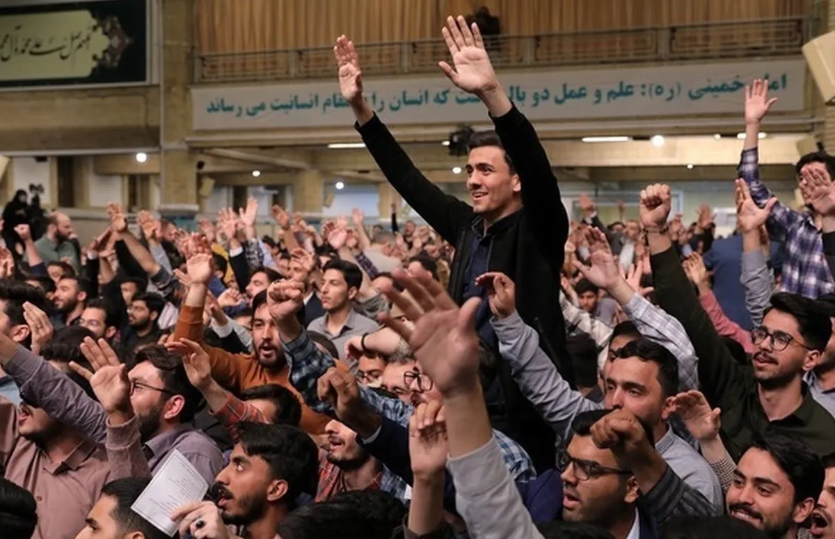 ابراز علاقه خاص یک دانشجو به مقام معظم رهبری