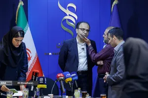 محمدرضا هرمزی&zwnj;نژاد رئیس بنیاد ملی علم ایران در نشست خبری برنامه ملی جهش