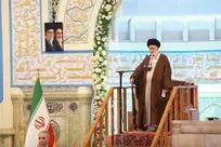 تمام دنیا از استقامت و دشمن‌ستیزی مردم ایران حیران‌ شده‌اند/ دشمن از ادامه جنگ می‌ترسد