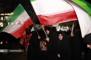 اجتماع مردمی در حمایت از رزمندگان اسلام و بیعت با رهبری و محکومیت حملات وحشیانه صهیونیستی - آمریکایی با حضور مردم انقلابی و شهیدپرور در میدان شهدا تهران