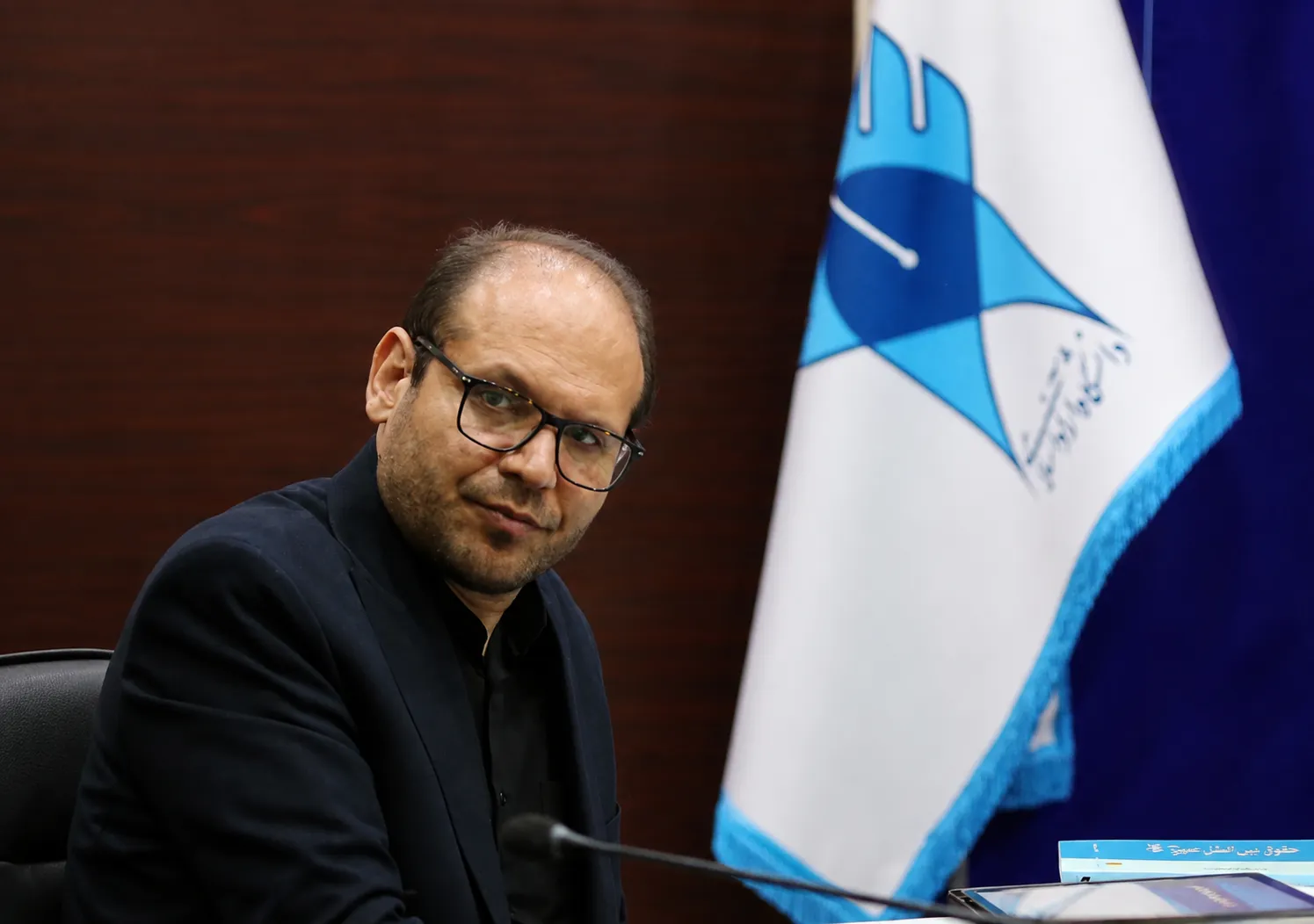 استاد دانشگاه آزاد
شمشیری