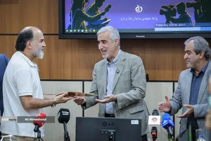 نشست خبری مهدی پیرصالحی رئیس سازمان غذا و دارو