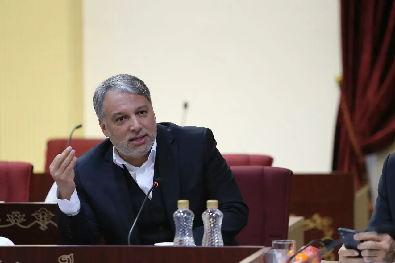 داود عزیزی