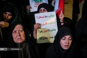 اجتماع مردمی در حمایت از رزمندگان اسلام