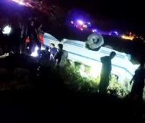 واژگونی مینی‌بوس در چهارمحال‌وبختیاری؛ ۶ کشته و ۱۲ مصدوم