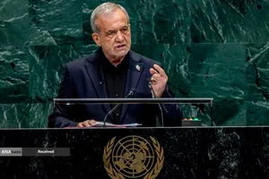 دکتر مسعود پزشکیان رئیس&zwnj;جمهوری اسلامی ایران در سخنرانی خود در هشتاد و یکمین مجمع عمومی سازمان ملل متحد، با اشاره به اتهاماتی که رئیس جمهور آمریکا علیه ایران مطرح کرد، گفت: ما تروریست نیستیم؛ ما قربانی تروریسم هستیم،رئیس جمهور با اشاره به حملات انجام&zwnj;شده علیه ایران اظهار کرد: رهبر ما را بدون هیچ دلیل و برهانی ترور کردند و در حملات صورت&zwnj;گرفته، مدارس، مراکز ورزشی، بیمارستان&zwnj;ها، دانشگاه&zwnj;ها، پل&zwnj;ها و زیرساخت&zwnj;های کشور هدف قرار گرفته&zwnj;اند