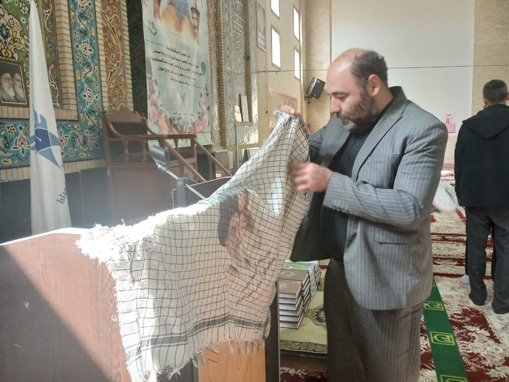 آیین معنوی غبارروبی مساجد در دانشگاه آزاد تاکستان برگزار شد آیین معنوی غبارروبی مساجد در دانشگاه آزاد تاکستان برگزار شد