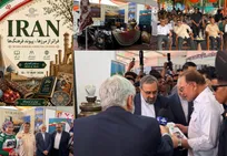 اهدای کتاب «آینده‌نگاری رهبر شهید» به نخست‌وزیر مالزی