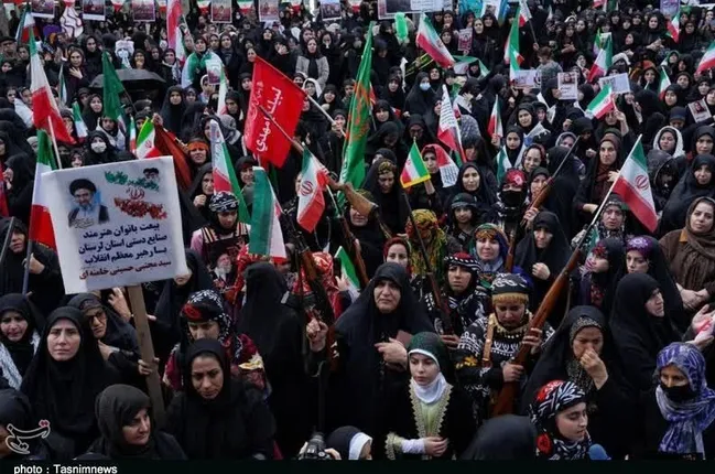 تفسیر «جهاد در میدان»؛ نگاهی قرآنی به حضور مردم در خونخواهی رهبر شهید و پشتیبانی از نیروهای مسلح