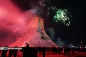 نور افشانی در شب سالگرد پیروزی انقلاب اسلامی