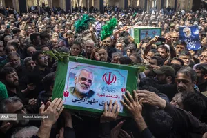 تشییع و تدفین پیکر مطهر دانشمند هسته&zwnj;ای شهید محمدمهدی طهرانچی رییس دانشگاه آزاد اسلامی و همسر گرانقدرش شهیده مژگان قراویری در حرم حضرت عبدالعظیم حسنی(ع)