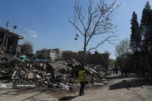 حمله هوایی آمریکایی و صهیونی به داﻧﺸﮕﺎه علم و صنعت ایران