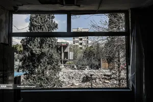 حمله هوایی آمریکایی و صهیونی به داﻧﺸﮕﺎه علم و صنعت ایران